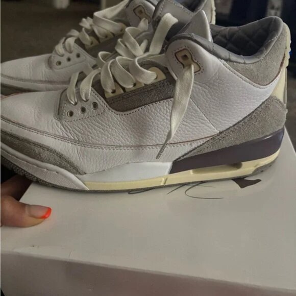 Jordan WMNS 3 Retro SP in White and Medium Gray - Picture 2 of 4